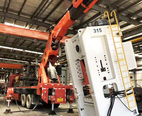 商水附近随车吊出租，轻松解决运输难题